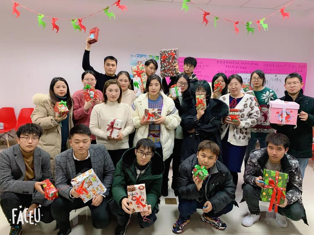 首佳祝大家新年快樂，佳節如意~